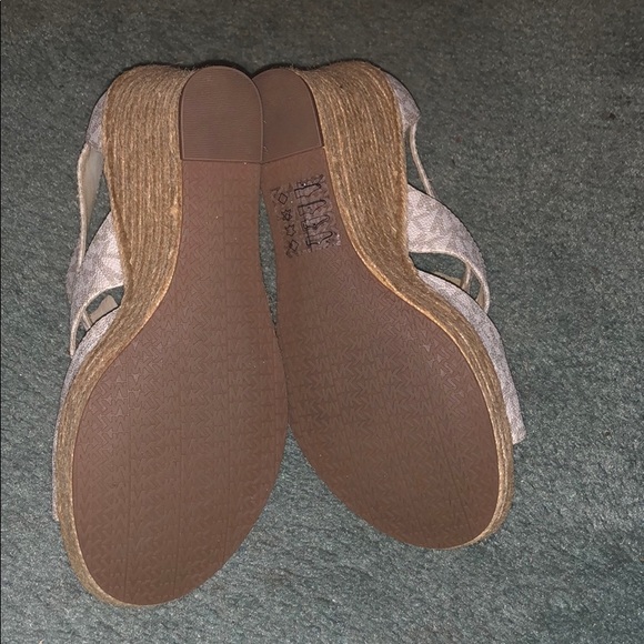 Michael Kors wedge heels - Picture 2 of 3